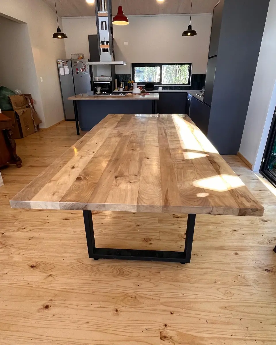 Pieza en madera nativa DeRoá