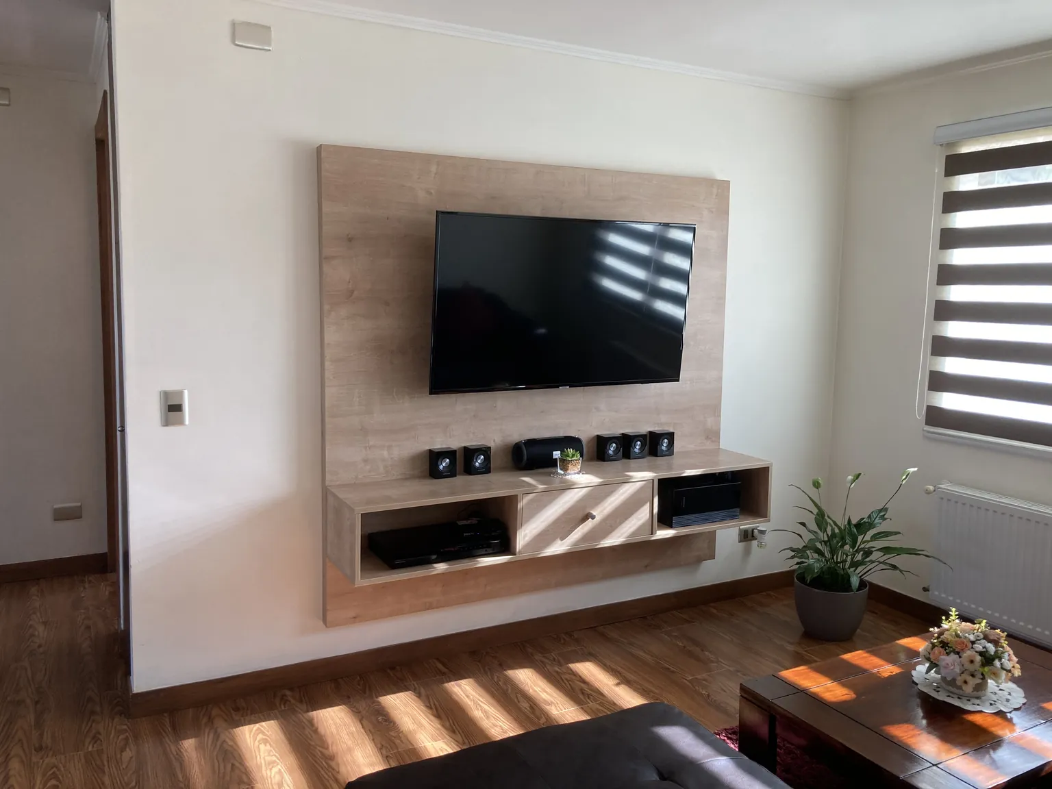 Racks de TV a medida DeRoá