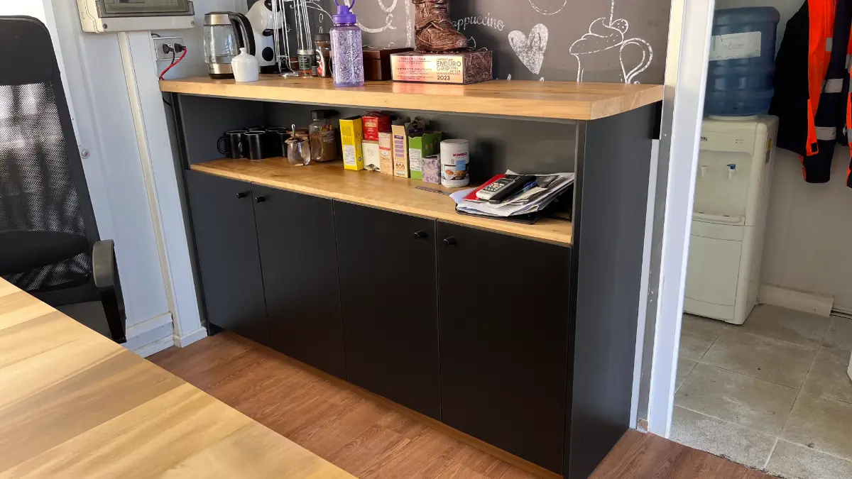 Mueble de oficina a medida DeRoá